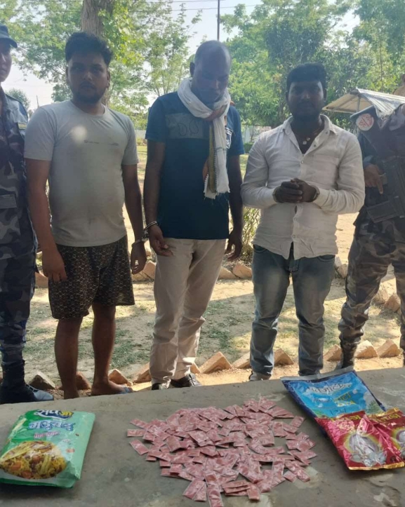 ब्राउन सुगरसहित ३ भारतीय नागरिक पक्राउ
