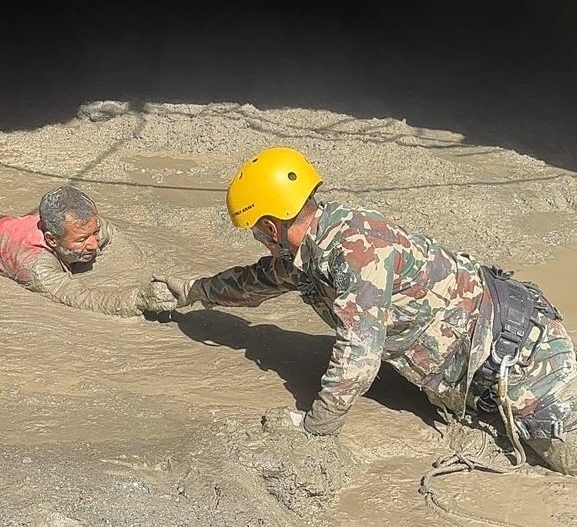 सुरुङमा फसेकाको उद्धार कठिन, भारत र चीनबाट विशेषज्ञ टोली ल्याइने