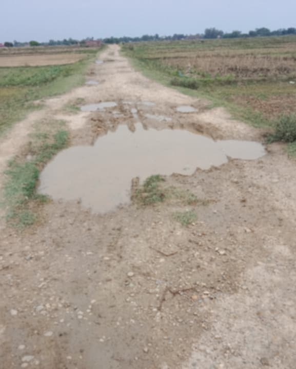 सडक मर्मत नहुँदा स्थानीयलाई सास्ती