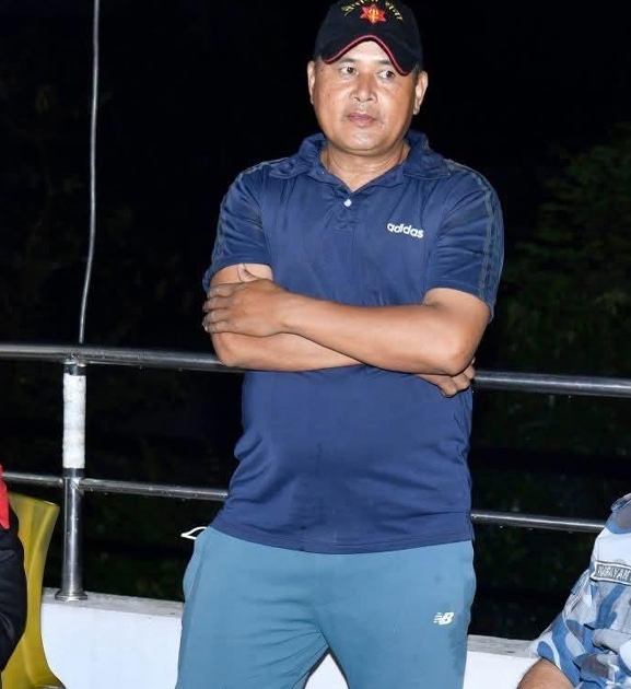मृतक र बेपत्ता सशस्त्र प्रहरीका परिवारजनसँग महानिरीक्षक पौडेलको भेट