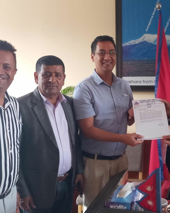 बाटो निर्माण ढिलाइसम्बन्धी महानगर प्रमुखलाई ध्यानाकर्षण