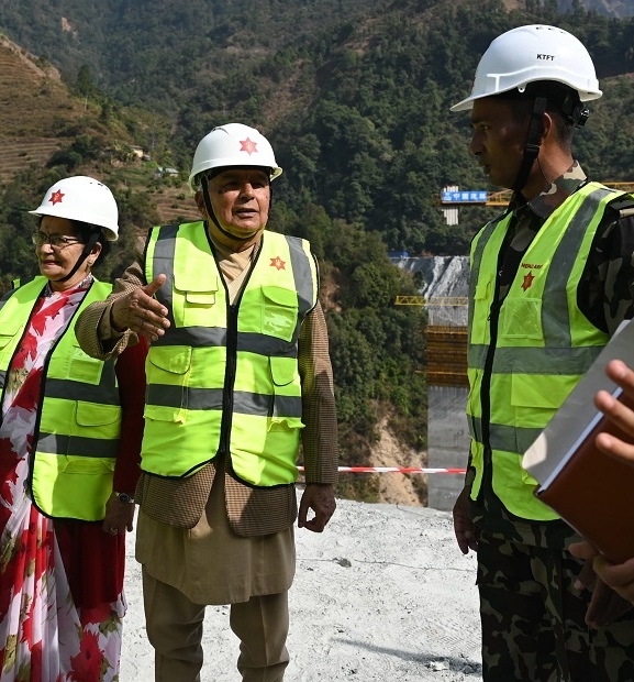 राष्ट्रपति पौडेलद्वारा फास्ट ट्र्याक आयोजनाको निरीक्षण