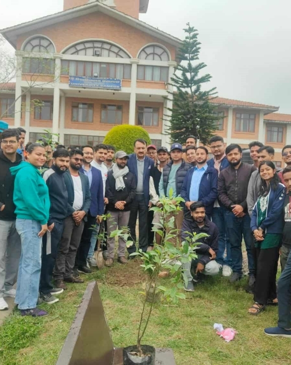 स्थापना दिवसमा नेविसंघको वृक्षरोपण