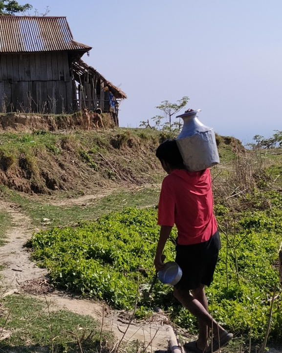 बागमती दापडाँडामा खानेपानीको संकट, दूषित कुवाको पानी पिउन बाध्य स्थानीय