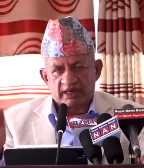 मुलुक निर्वाचित अधिनायकतिर अगाडि बढ्न खोज्यो : ज्ञवाली