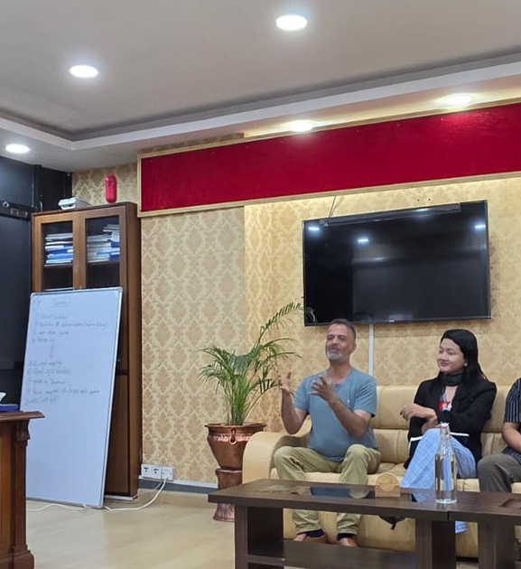 लैंगिक तथा यौनिक अल्पसंख्यक समुदाय र स्वास्थ्य अधिकारबारे स्वास्थ्य मन्त्री मेहताबीच छलफल