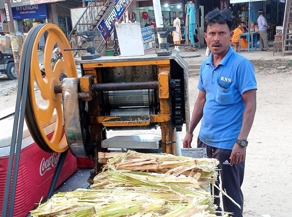गर्मीसँगै उखु जुस व्यापारीको आम्दानी बढ्दै