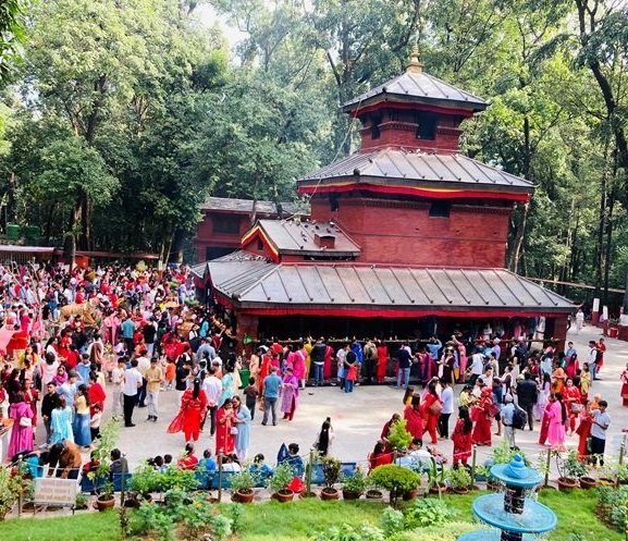 नवरात्र सुरु भएसँगै कालिका मन्दिरमा पर्यटक बढे