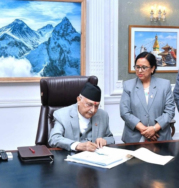 प्रधानमन्त्री ओलीद्वारा पदभार ग्रहण