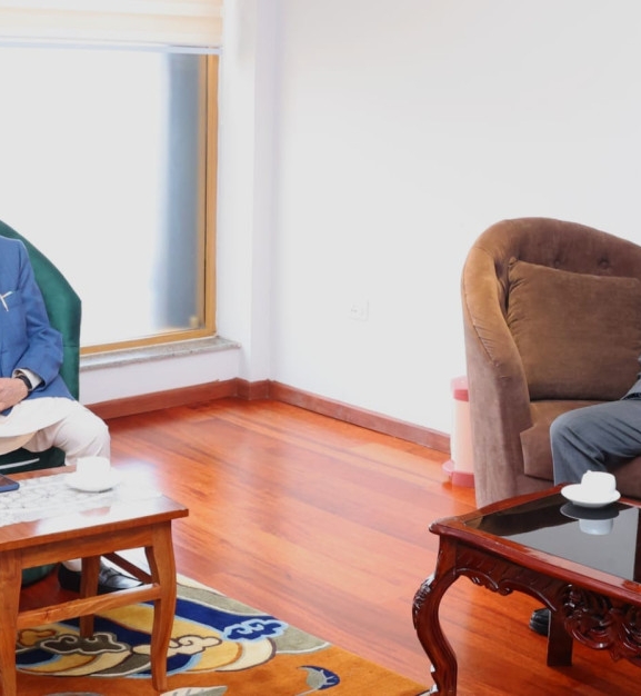 बैंककमा देउवा, सशंकित ओली