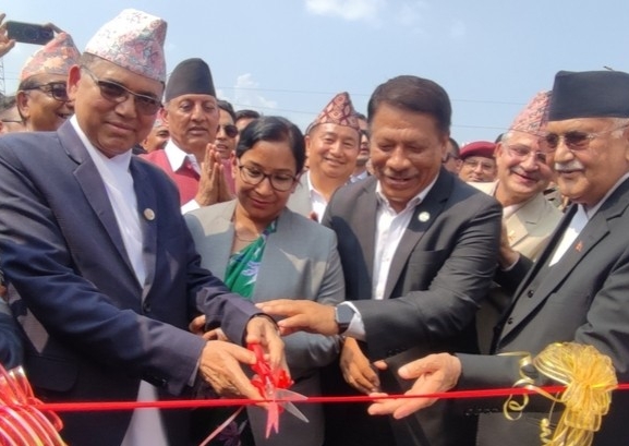 प्रधानमन्त्रीद्वारा भरतपुरको ६ लेन सडकको उद्‍घाटन