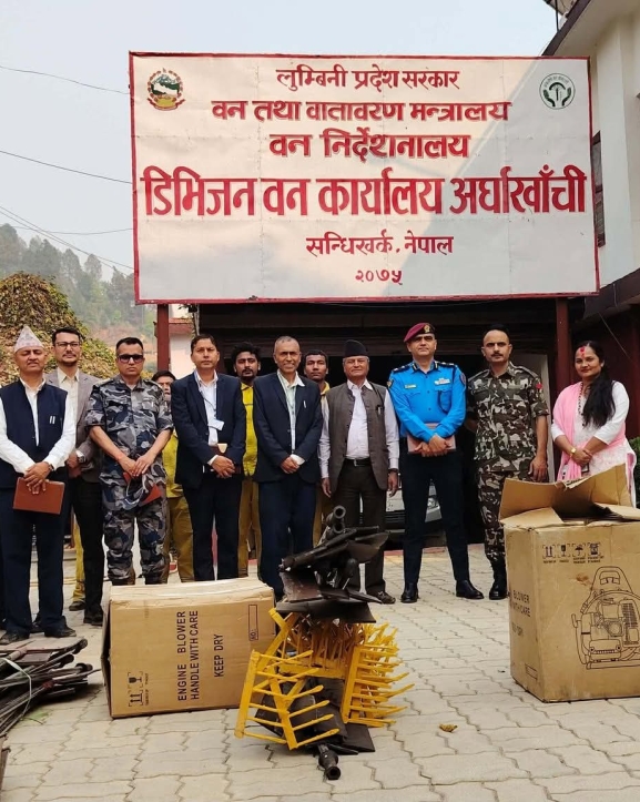 डढेलोबाट वन जोगाउन रातभर गस्तीदेखि ड्रोनबाट निगरानी