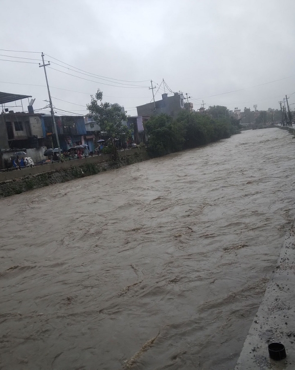 पहिरोले पुरिँदा काठमाडौंको नागार्जुनमा एक जनाको मृत्यु