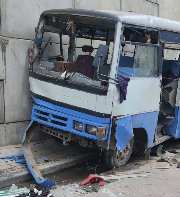 ग्वार्कोमा बस दुर्घटना: १ जनाको मृत्यु, १० घाइते