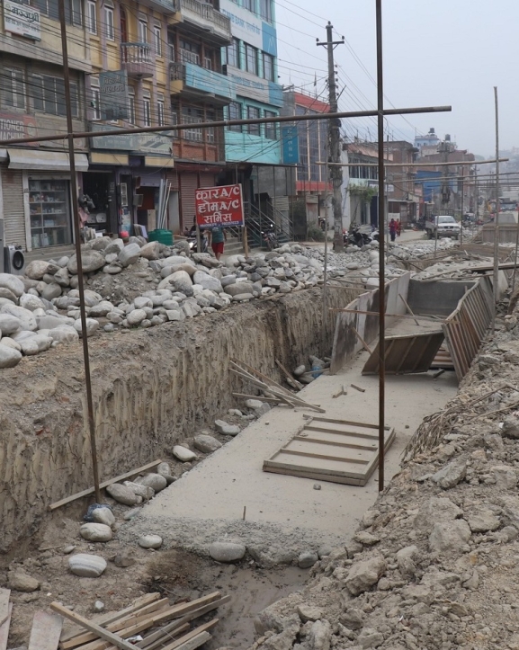 धुलिखेल–साँगा सडकः पुलबजार क्षेत्रमा काम रोकियो