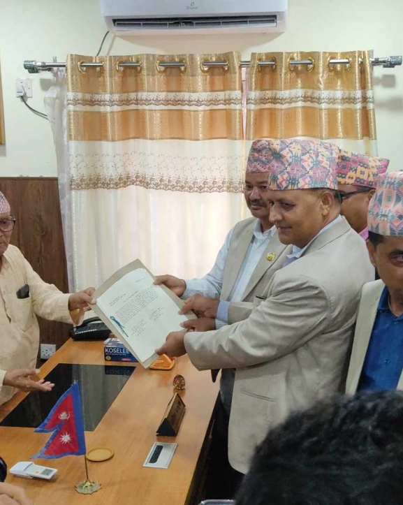 लुम्बिनीको मुख्यमन्त्रीमा एमालेका आचार्यको दाबी पेस