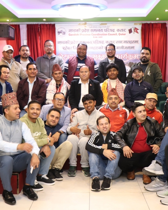 गायकद्वय बुद्धिराम शर्मा र अरुण सुनार कतारमा सम्मानित