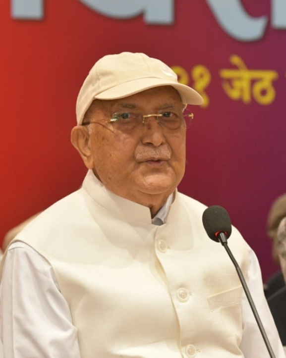 ओली हठ : नेतृत्व नछाड्ने सन्देश, कारबाहीको धम्की
