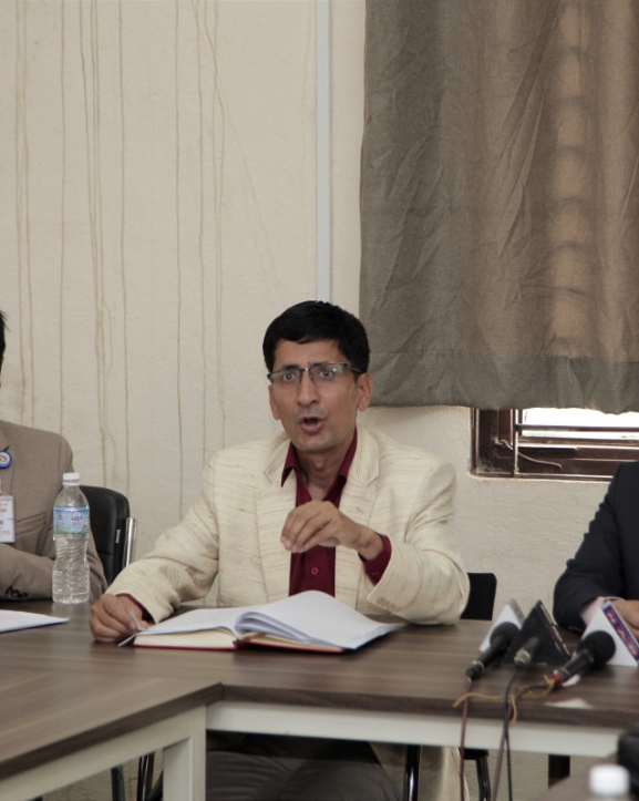 विदेशी नागरिकलाई समेत स्वास्थ्य बीमा कार्यक्रममा अनिवार्य आवद्ध हुने व्यवस्था गर्दै बोर्ड