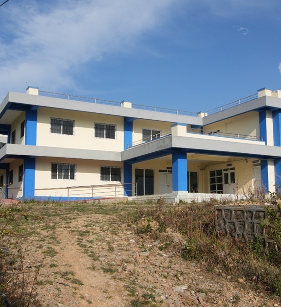 भवन बनेको एक वर्षसम्म अलपत्र बेथानचोक आधारभूत अस्पताल (तस्बिरहरू)