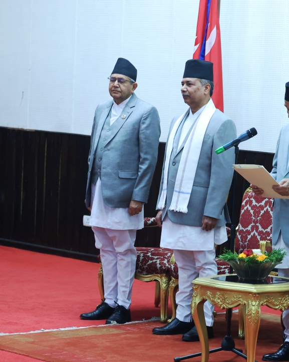 नवनियुक्त शिक्षामन्त्री पन्तले लिए शपथ