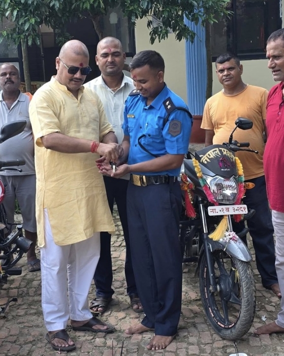 इलाका प्रहरी कार्यालयलाई मोटरसाइकल प्रदान