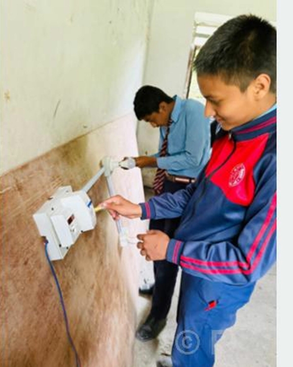 विद्यार्थीलाई ‘हाउस वायरिङ’ तालिम