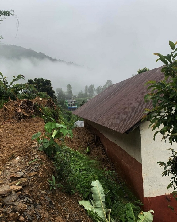 पहिरोले बागलुङमा ६ परिवार विस्थापित, बस्ती उच्च जोखिममा