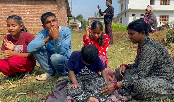 सहयोग जुटाएर एका घरका चार दृष्टिविहीनलाई आवास बनाइँदै