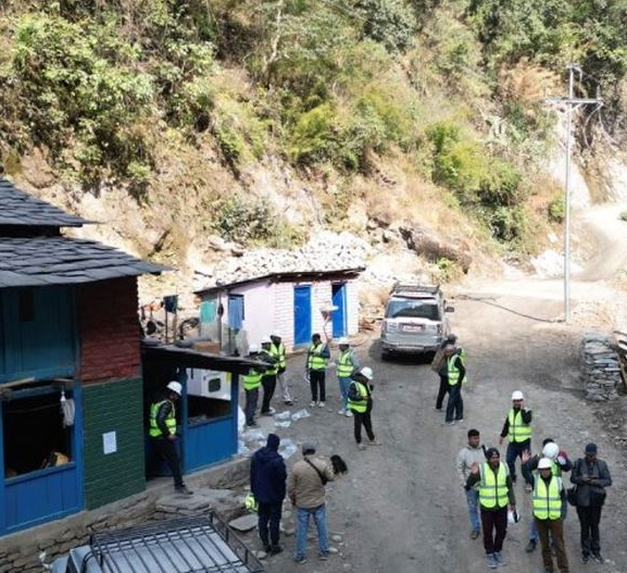 धवलागिरिका दुर्गम गाउँमा सडक पहुँचमा जोडियो