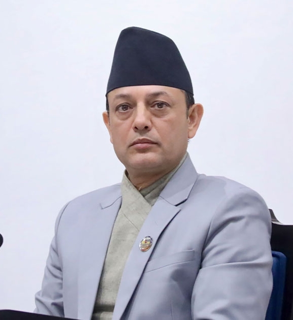 सभामुख अर्यालको गाडीलाई ट्राफिक प्रहरीको कारबाही, लेन उल्लंघनमा काट्यो चिट