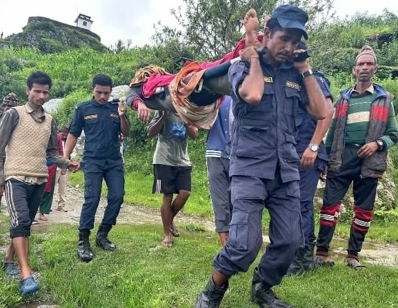 रुख ढल्दा जाजरकोटमा एक जना गम्भीर घाइते
