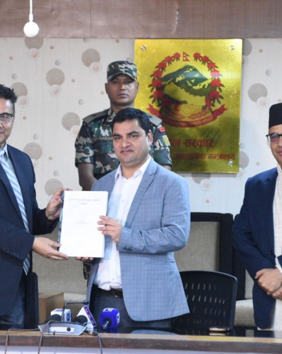 नागरिकले उचित मूल्यमा औषधि पाउने वातावरण तयार गर्छौंः मन्त्री पौडेल