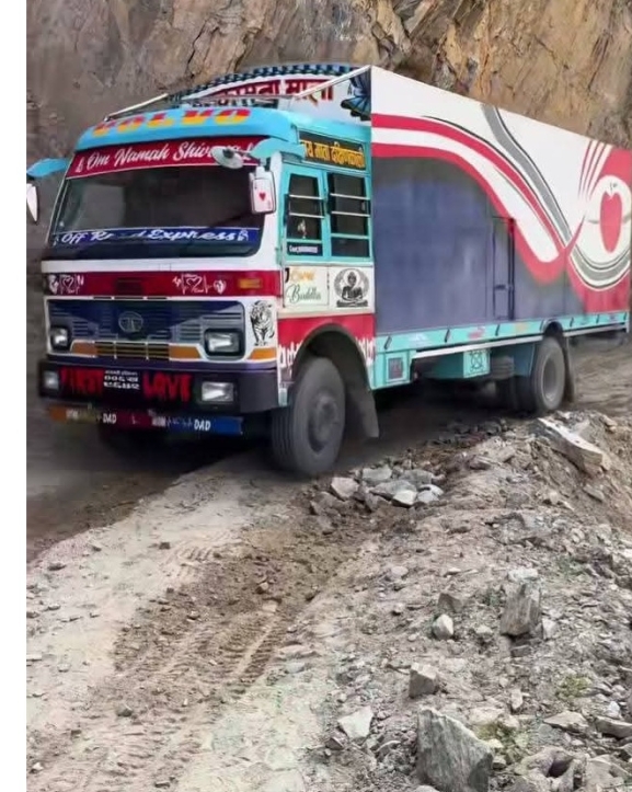 करिब ६ महिनापछि रसुवागढी नाका सञ्चालनमा