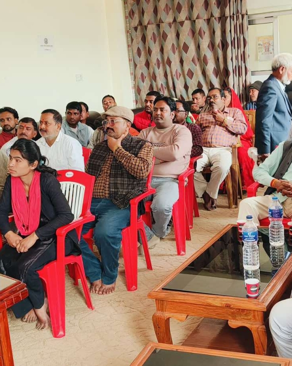 परासी–महेशपुर सडकको मुआब्जा माग्दै स्थानीय