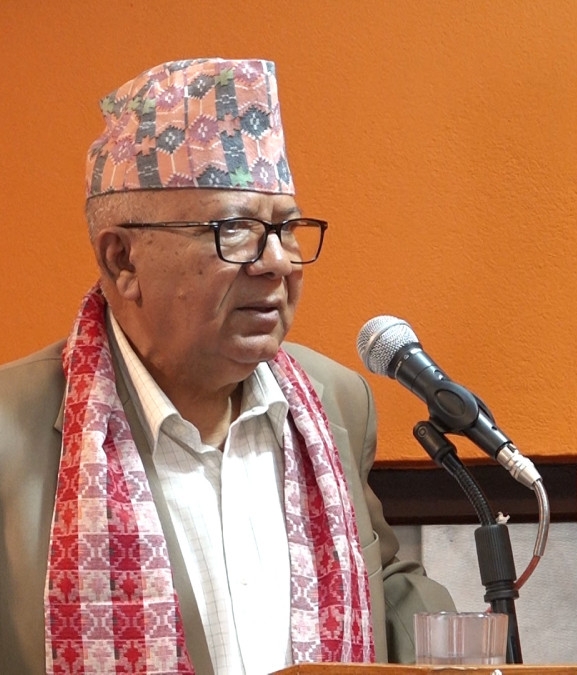 संविधान संशोधन गर्न कांग्रेस—एमालेले चासो दिएनन् : माधव नेपाल