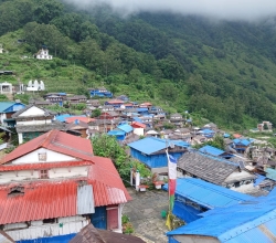 मोबाइलको स्क्रिनदेखि गाउँको आँगनसम्म