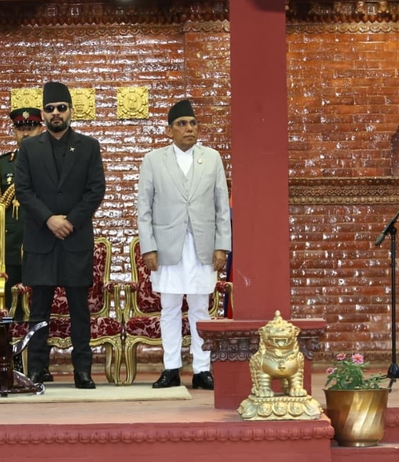नवनियुक्त उद्योगमन्त्री साहले लिए शपथ
