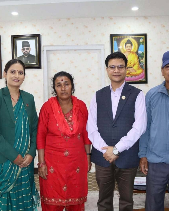 अजित मिजार हत्या प्रकरण : न्यायको माग गर्दै मन्त्री बादी र सचेतक परियारसँग परिवारको भेट
