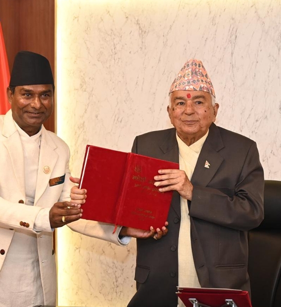 राष्ट्रपति पौडेलसमक्ष मधेशी आयोगको वार्षिक प्रतिवेदन पेस