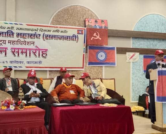 एमालेसँग पार्टी एकताको कुनै सम्भावना छैन : माधव नेपाल