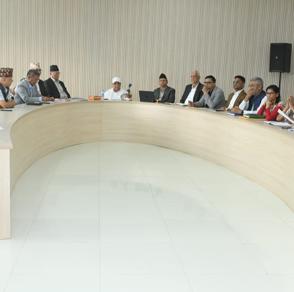एमाले पुनर्गठन विवाद अब केन्द्रीय कमिटीमा