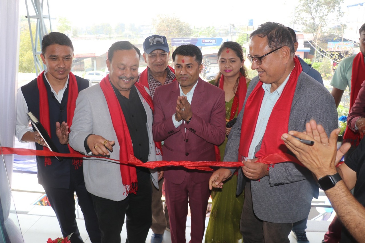 भरतपुरको विकास चोकमा कजारियाको नयाँ शोरुम