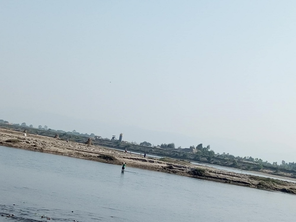 खेतमा नदी, नदीमा खरबुजा खेती