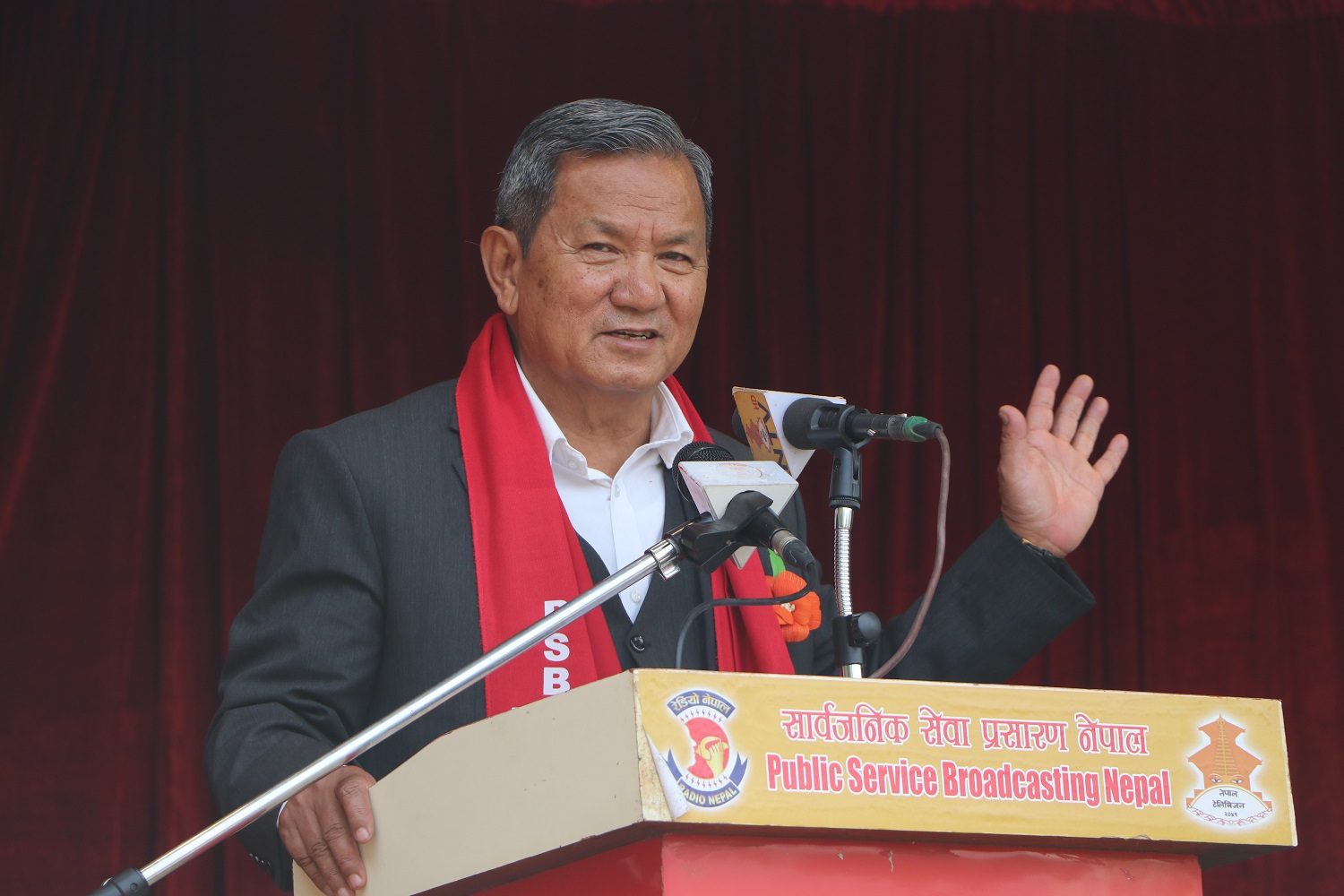 गणतान्त्रिक व्यवस्थामा राजा आऊ, देश बचाऊ भन्नु सज्जनको काम होइन : मन्त्री गुरुङ