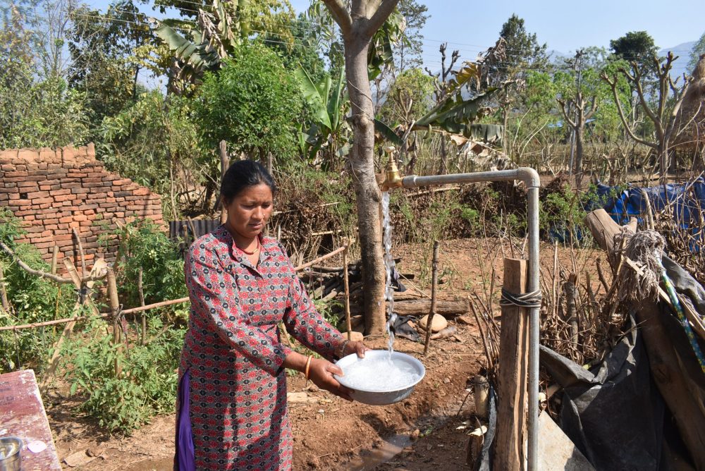 चम्घाका घरघरमा खानेपानी धारा