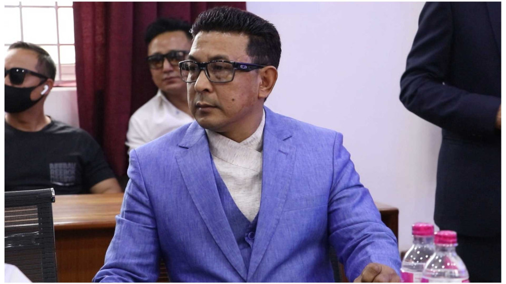 सांसद पदमा मनाङे अयोग्य ठहर