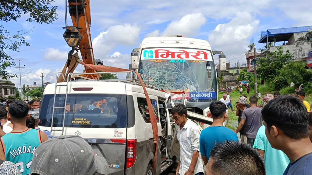 चितवन दुर्घटना : ७ जनाको मृत्यु, २४ घाइते (सूचीसहित)