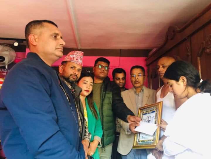 समाजवादी प्रेस संगठन नेपालद्वारा स्वर्गीय रजकको परिवारलाई आर्थिक सहयोग 