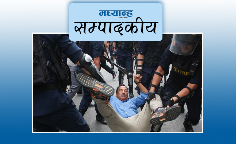 लोकतन्त्रमा राजावादीको रक्षा